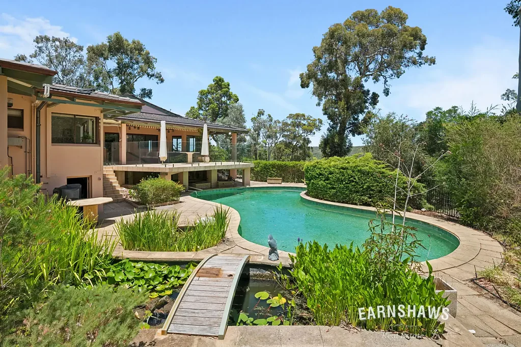Glen Forrest 5房  Seclusion, Stunning Views, Space For Generations