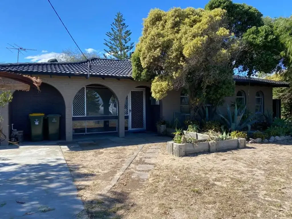 Cute Beach House - 31 Two Rocks Road