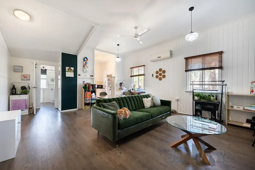 Bundaberg South 2房  Stylish, Spacious & Move-In Ready