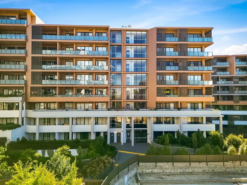 North-Facing Courtyard Apartment | 5 Mins Walk to Tallawong Metro