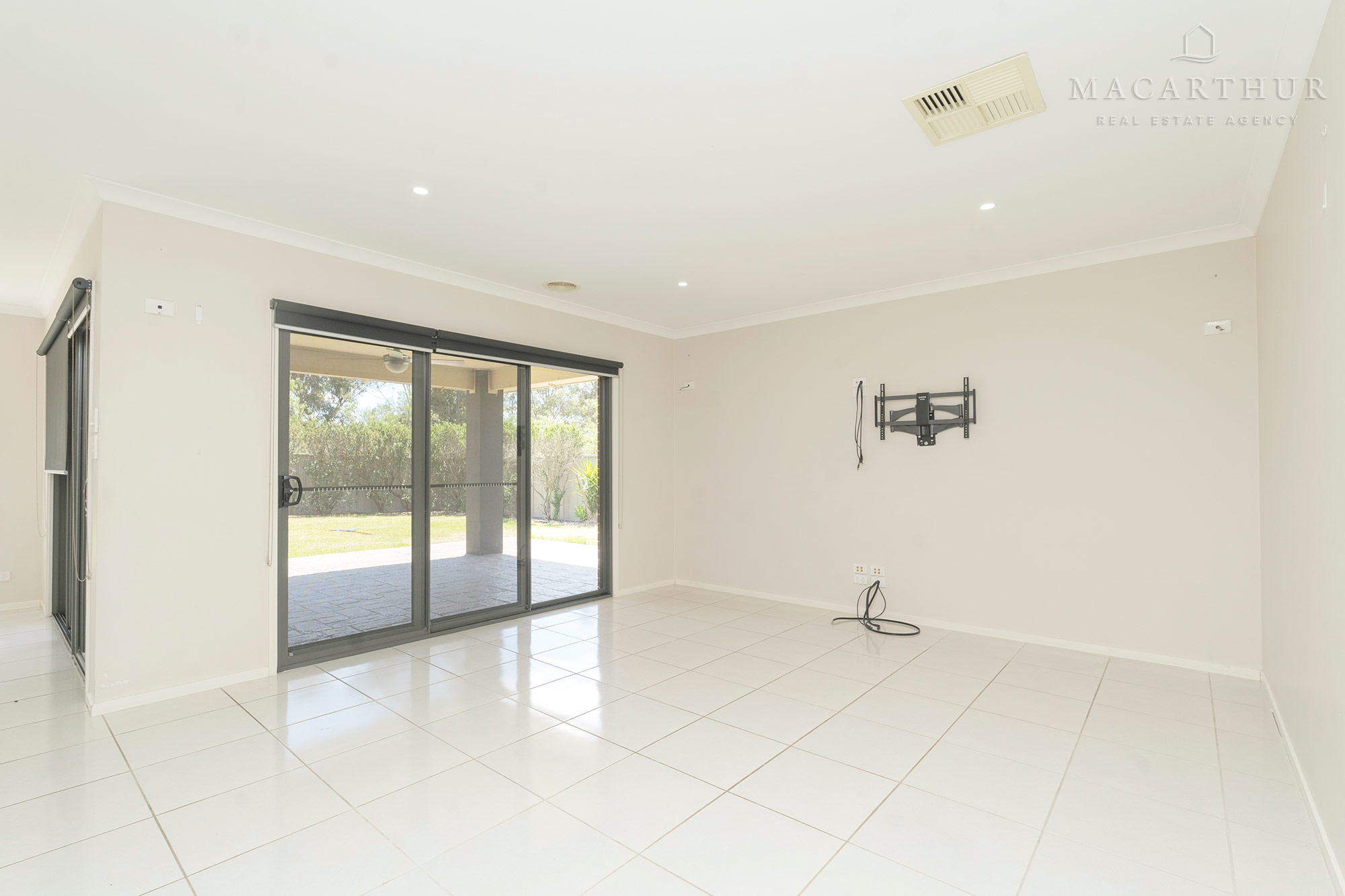 7 BREASLEY CR, BOOROOMA NSW 2650, 0房, 0浴, House