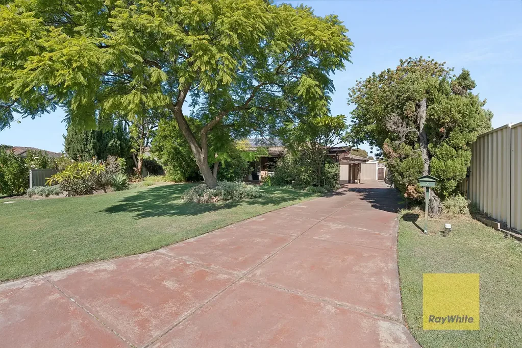 Thornlie 4 Bedroom Spacious Family Living on a Generous 835sqm Block
