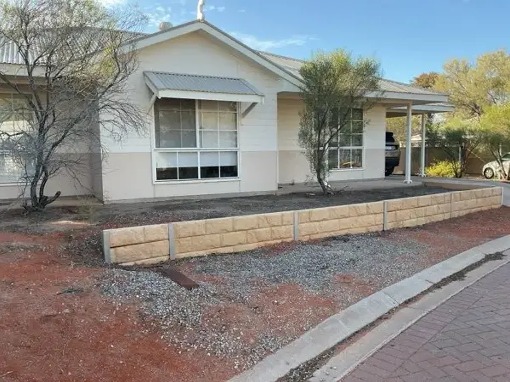 Tidy Two-Bedroom Home in a Quiet Crescent