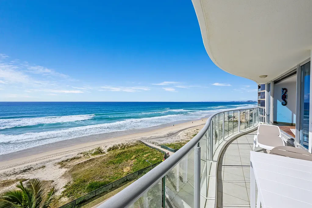 Surfers Paradise 3 Bedroom Luxurious Entire Floor Beachfront Residence