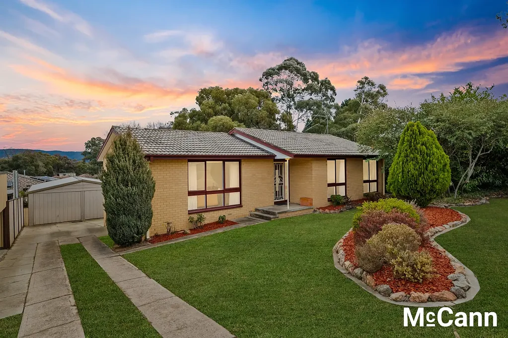 72 Sternberg Crescent, Wanniassa, ACT 2903