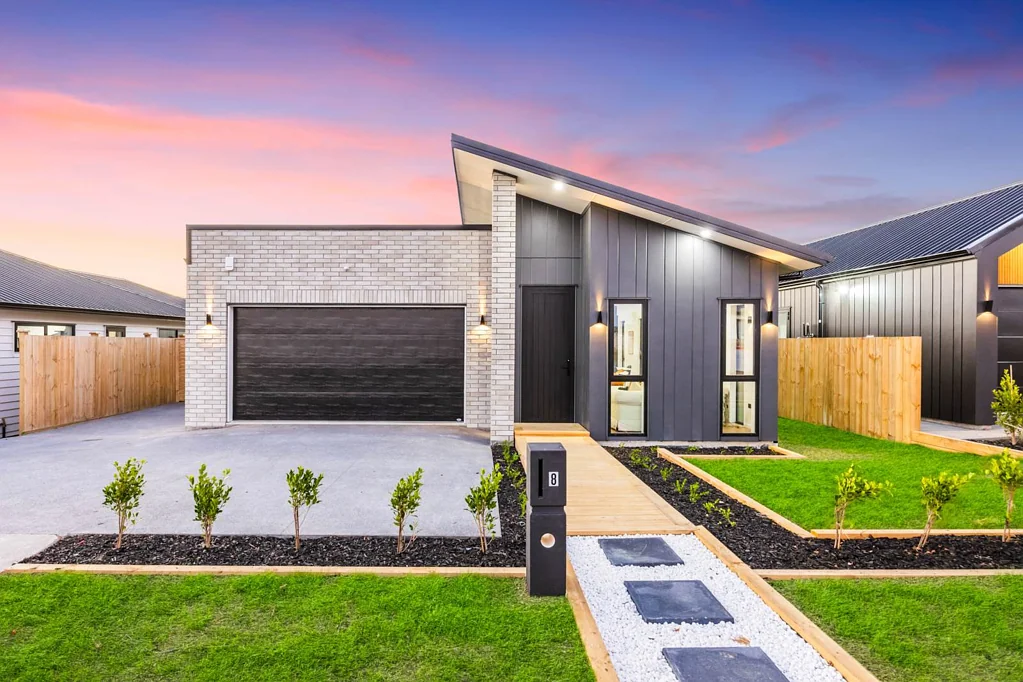 Clarks Beach 5ਬੈੱਡਰੂਮ Stunning Home with 3+2 Layout & 2 Legal Kitchens