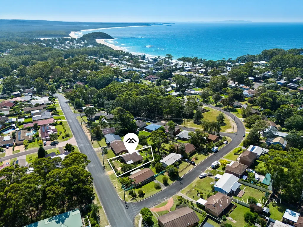 Narrawallee 3 Bedroom Single level family home!