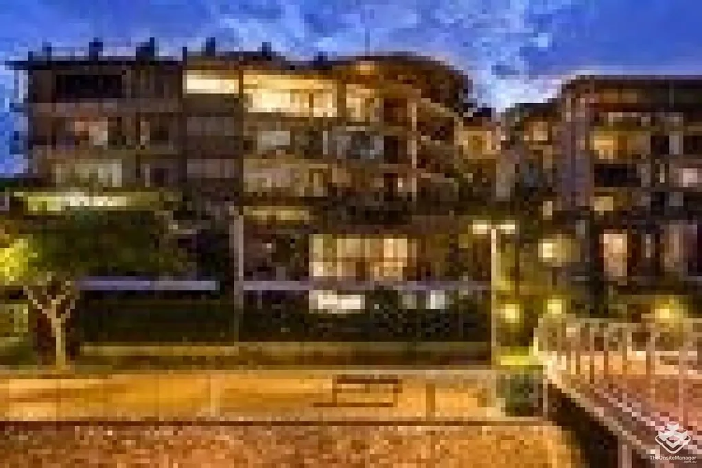 Riverfront FULLY furnished apartment inc. linen etc with large terrace, Pet friendly