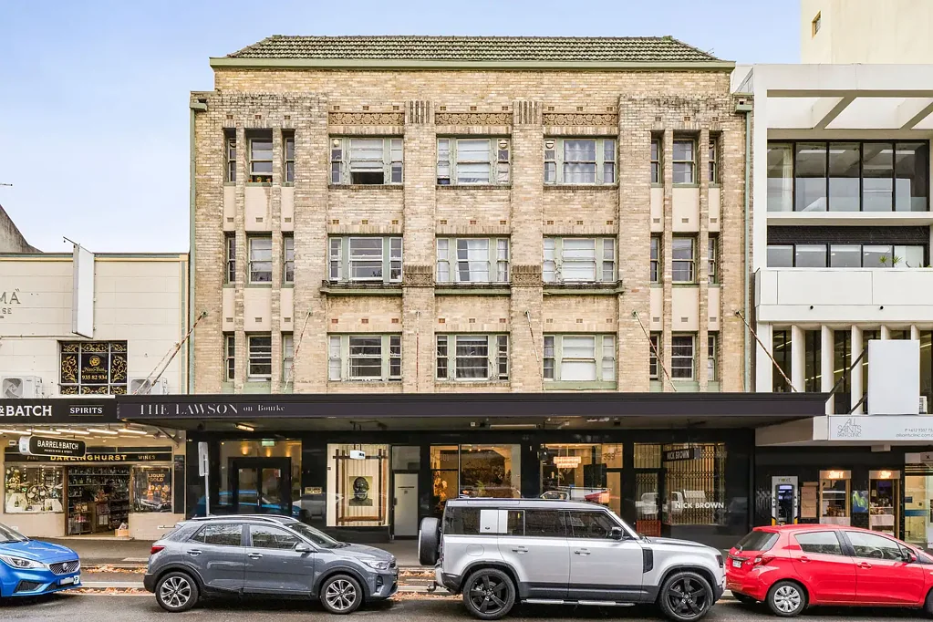 Surry Hills Art Deco经典建筑 低物业费 高租金潜力 宽敞天花板 新装修 公共庭院 共享洗衣 便利交通 市中心近 Prime Investment Opportunity in the Heart of Surry Hills