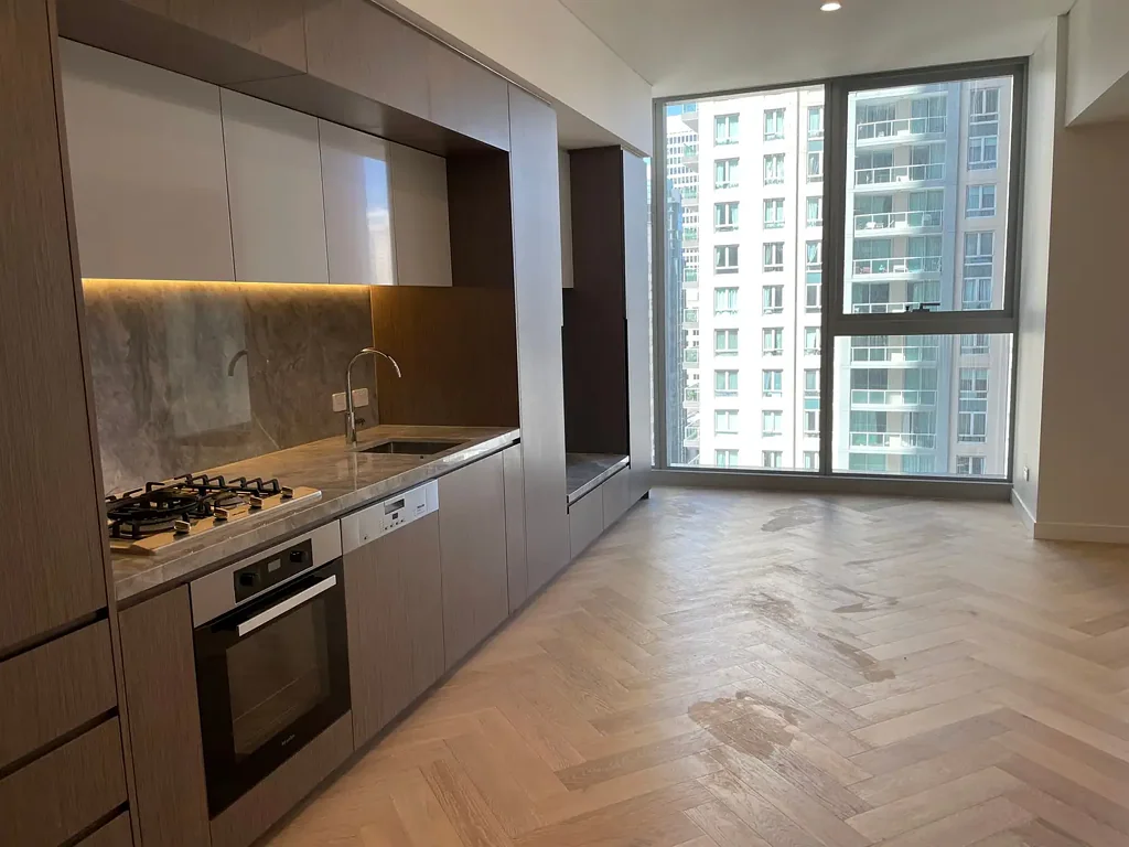 Nearly New Elegant One Bedroom Studio For Rent!