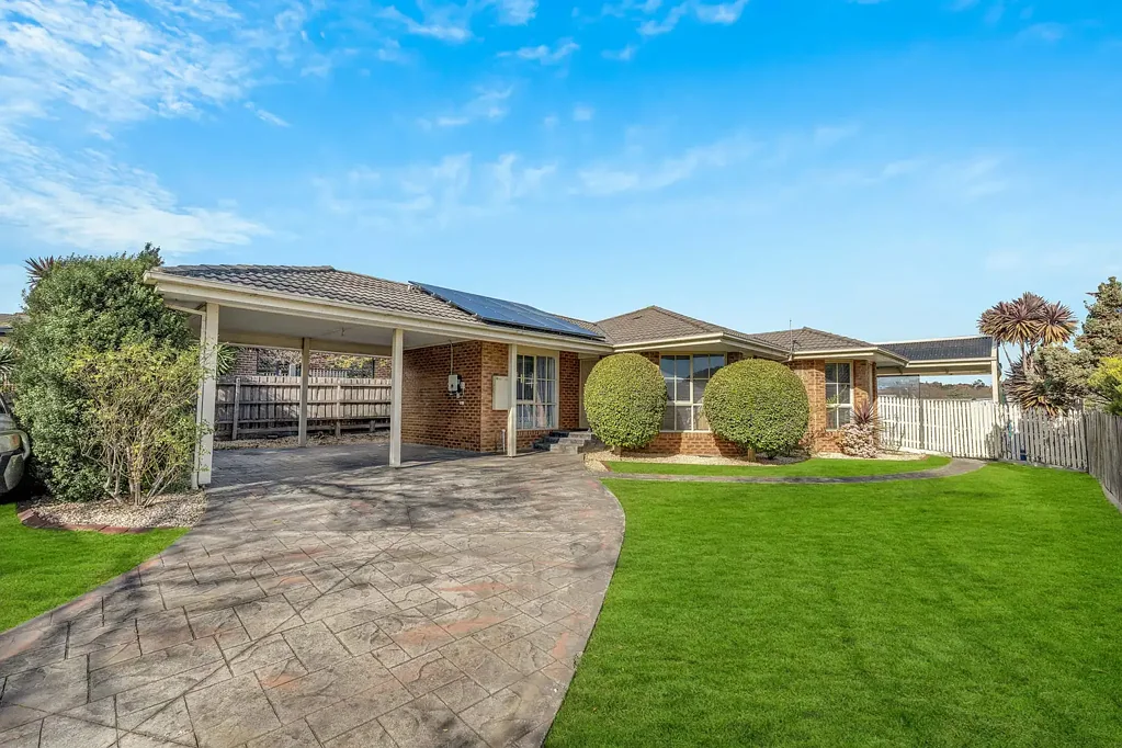 5 Hedgeley Drive, Berwick, VIC 3806