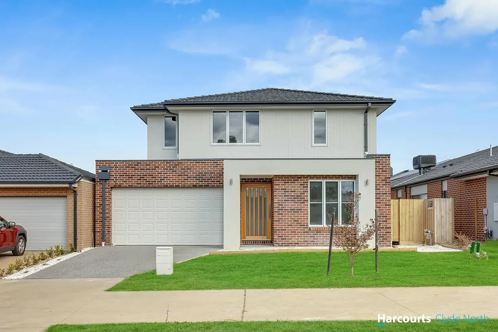 Brand New, Luxury Family Living in Prime Eliston Estate Location!