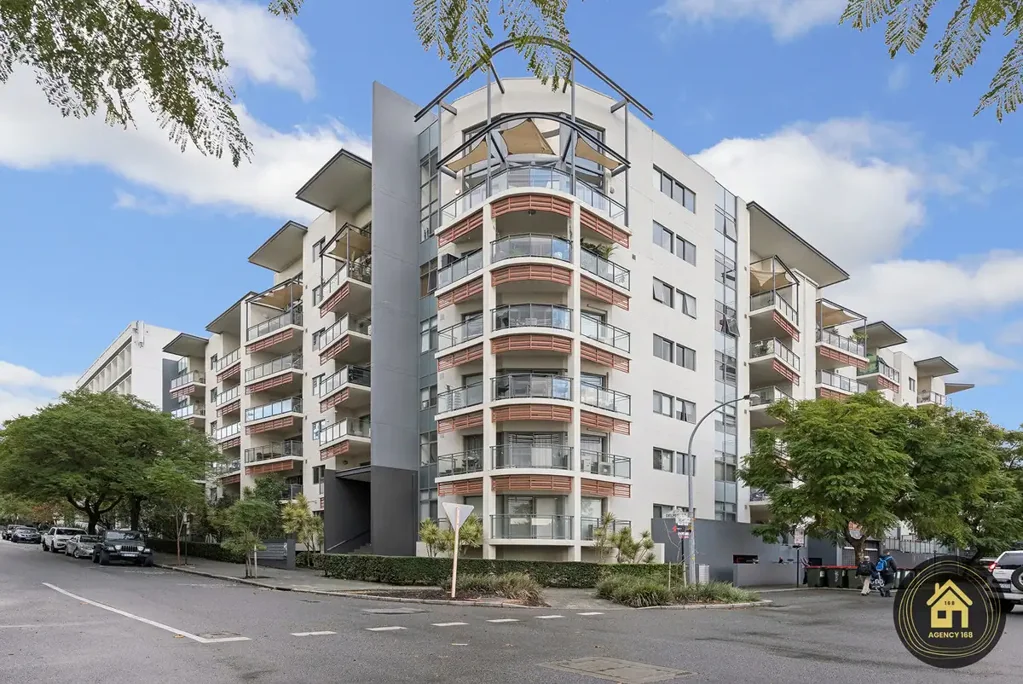 West Perth 3ห้องนอน Sky-High Luxury Penthouse Living in the Heart of West Perth 3 x 2 x 3