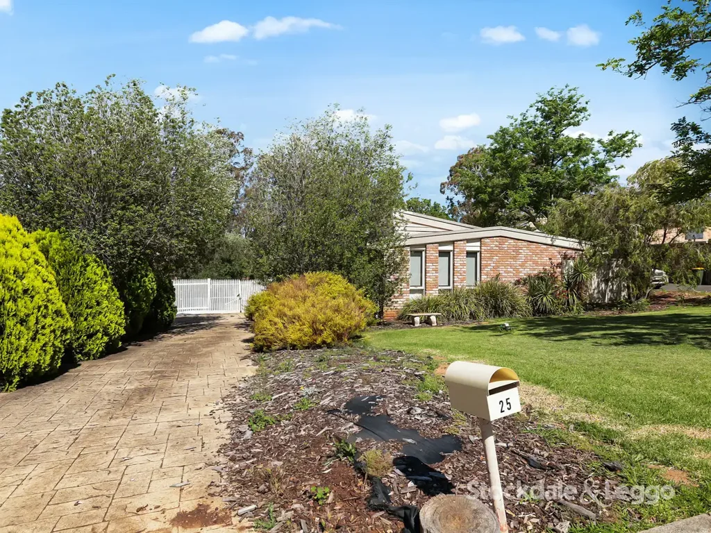 25 St Andrews Way, Darley, VIC 3340