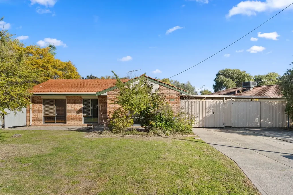 Waikiki 3 Bedroom NEAT AND TIDY HOME ON 752m² BLOCK