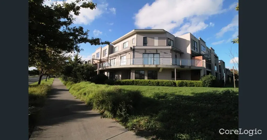 Refined Modern Living in a Peaceful Craigieburn Court – Now Available for Lease