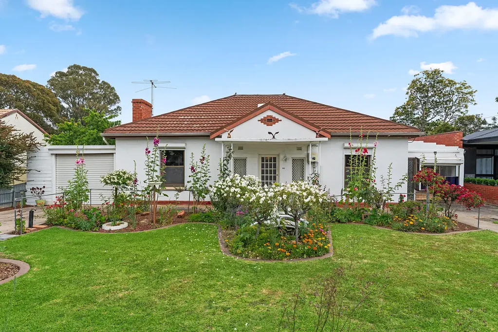 Melrose Park 4Zimmer Under Contract - Another Happy VENNdor