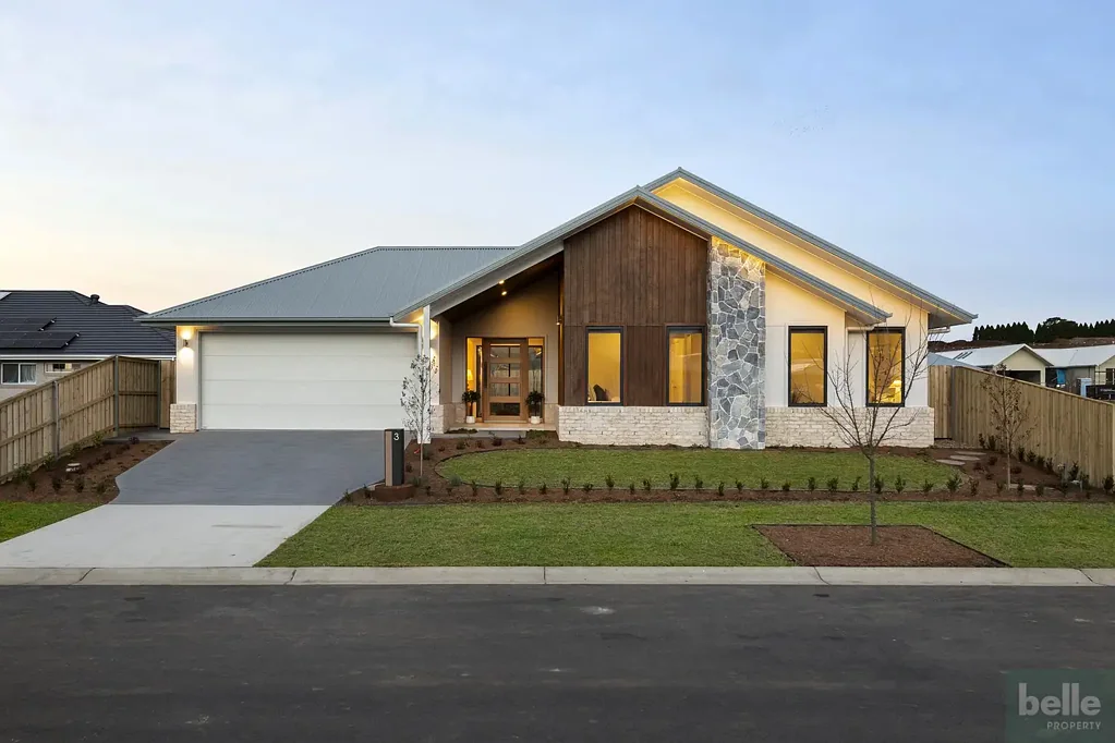 Moss Vale 4Kwarto Luxury home with superb custom finishes