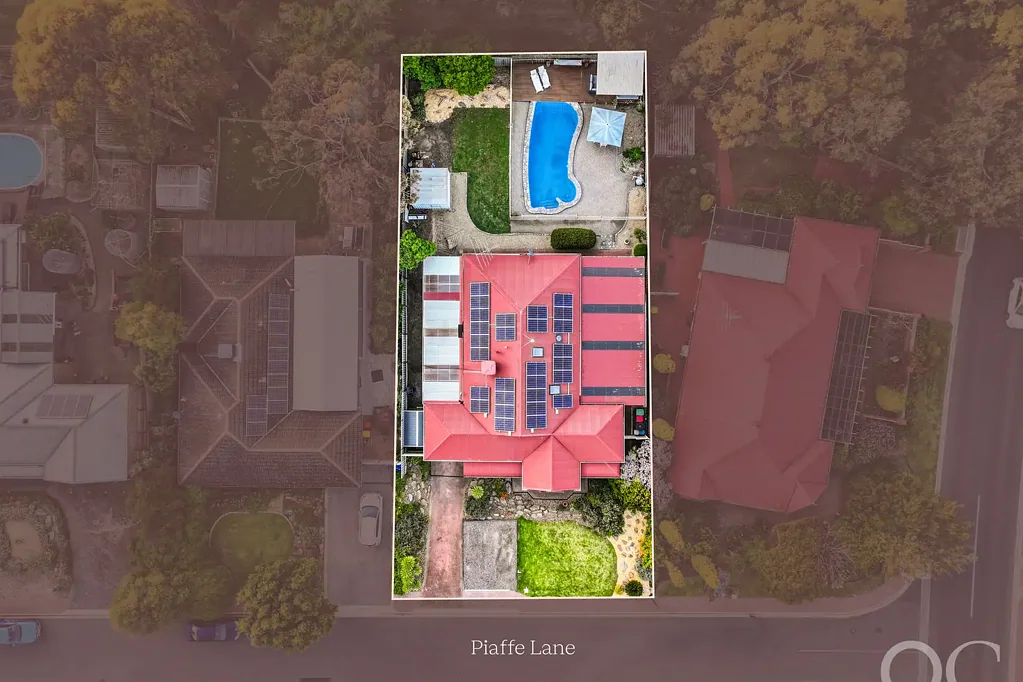 Woodcroft 5Kwarto Open the Door to Family & Resort-Style Living