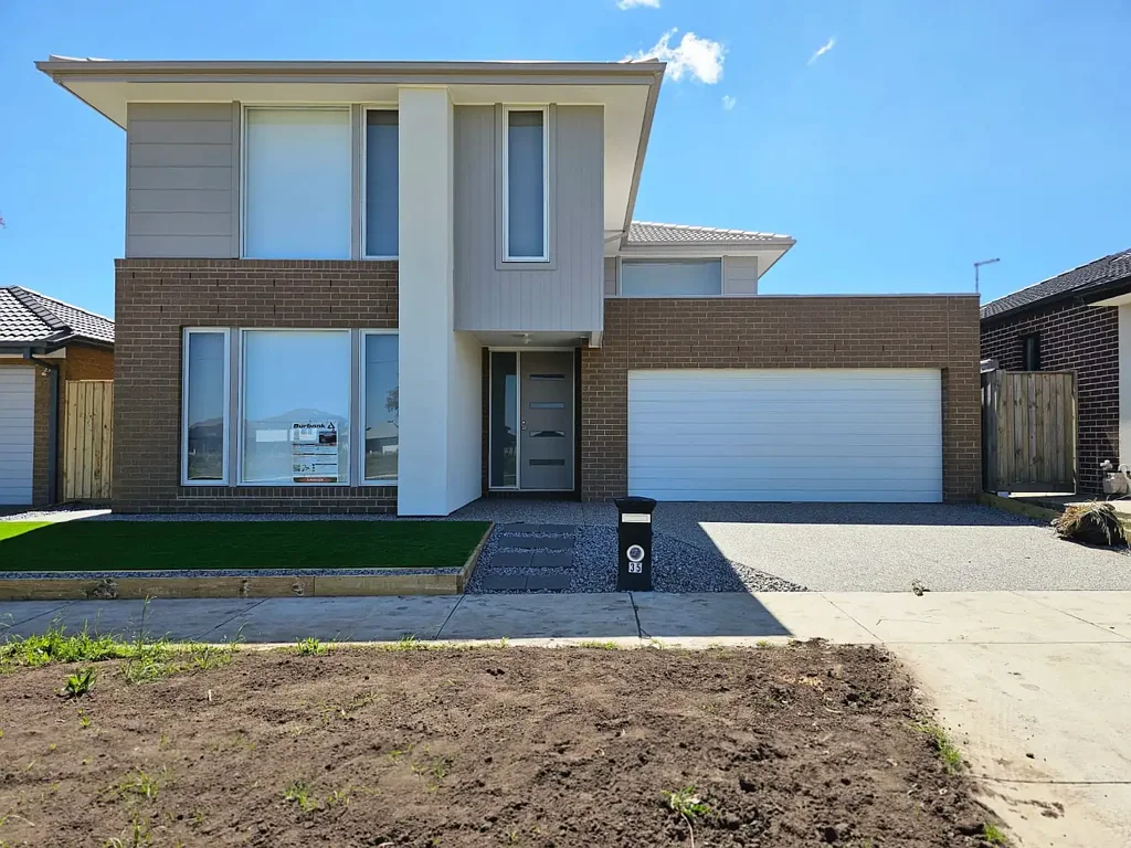 Spacious and Modern Family Home for Lease at 35 Falu Parade, Tarneit VIC 3029