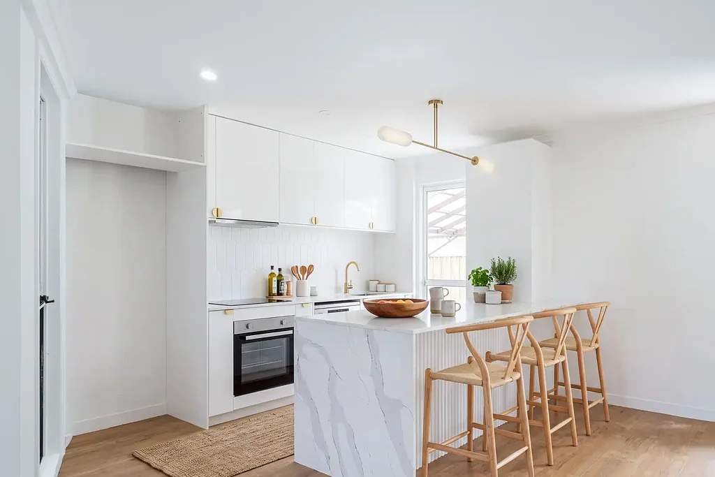 Highland Park 2房  Fully Renovated Highland Park Gem - Vacant And Move In Ready