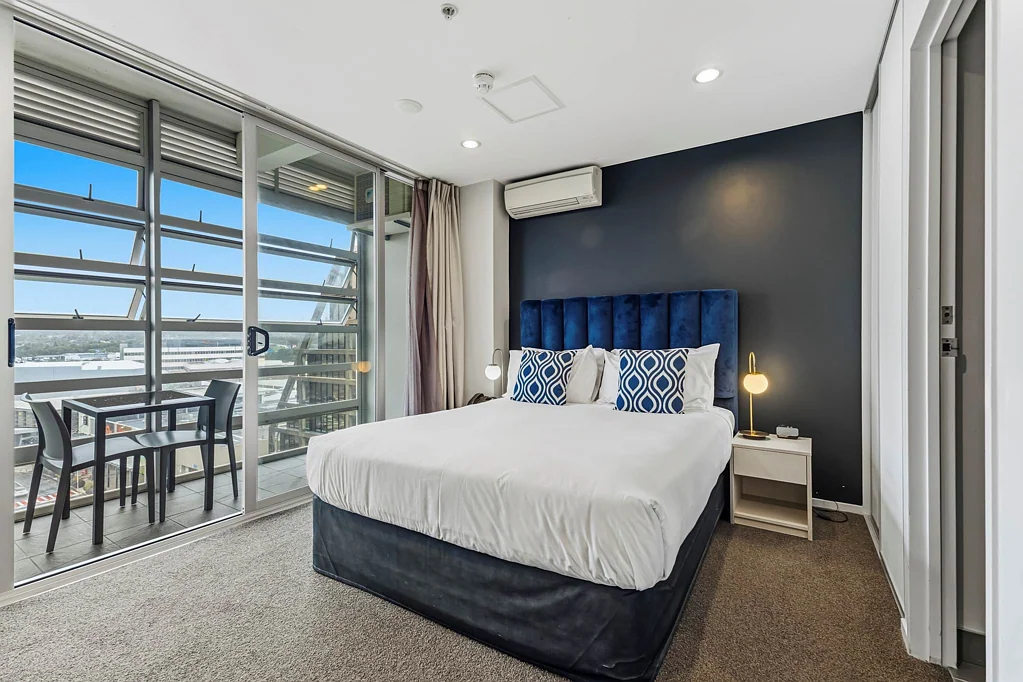 Manukau 1Moenga Affordable & Convenient with a Car park