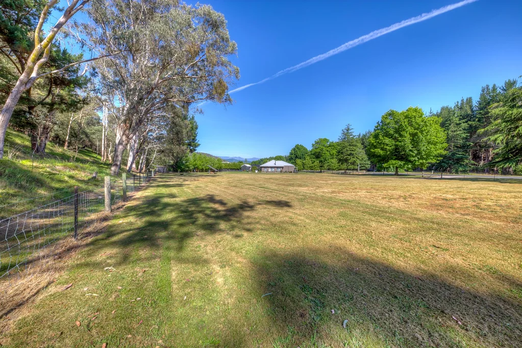 Bright LARGE VACANT PARCEL WITH MOUNT BUFFALO VIEWS
