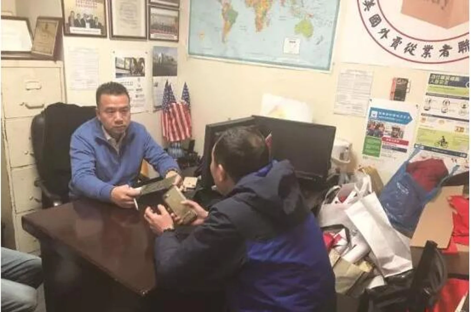 精英高中招生出错，144名学生被拒收|华男送货丧生|华裔外卖郎称请病假遭解雇