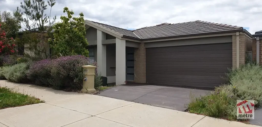 MAKE THIS YOUR NEW HOME!