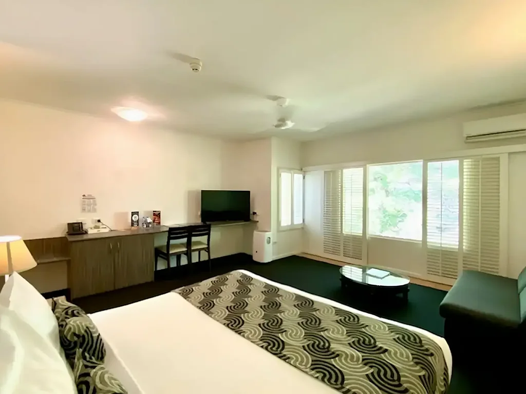 PRACTICAL STUDIO APARTMENT