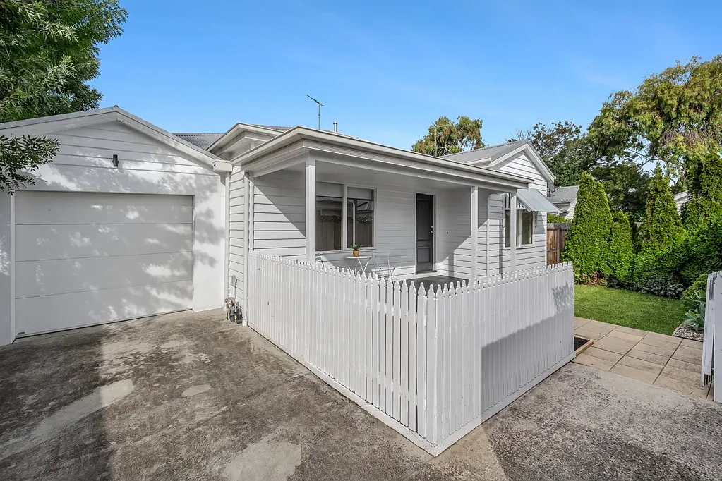 Geelong West 3 Slaapkamer Impeccably Presented, Exceptionally Located