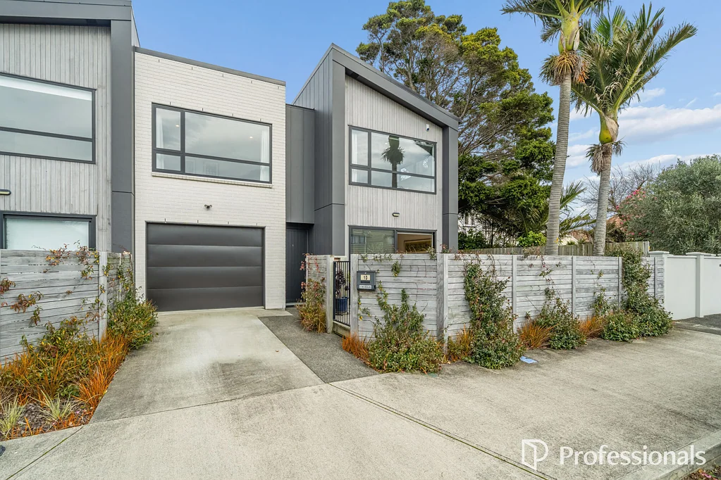 Woburn 3房  Modern Woburn Living with Style, Sun and a Lift