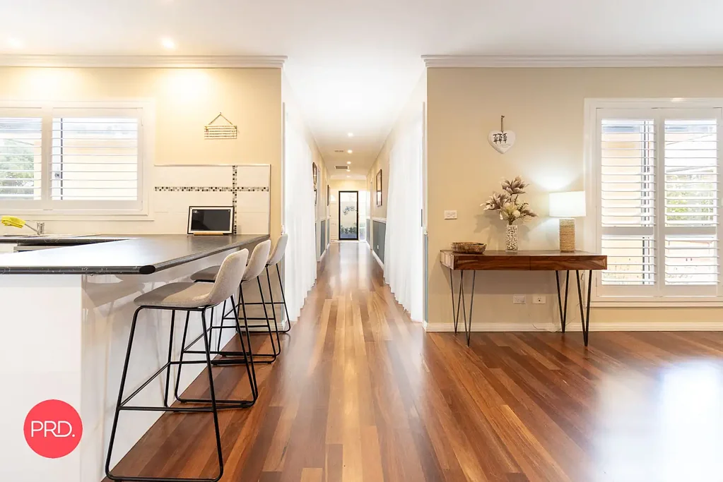 Bungendore 6 Bedroom Substantial Family Home with Heaps of Garaging!