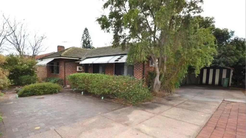 地址保密, Cloverdale, WA 6105