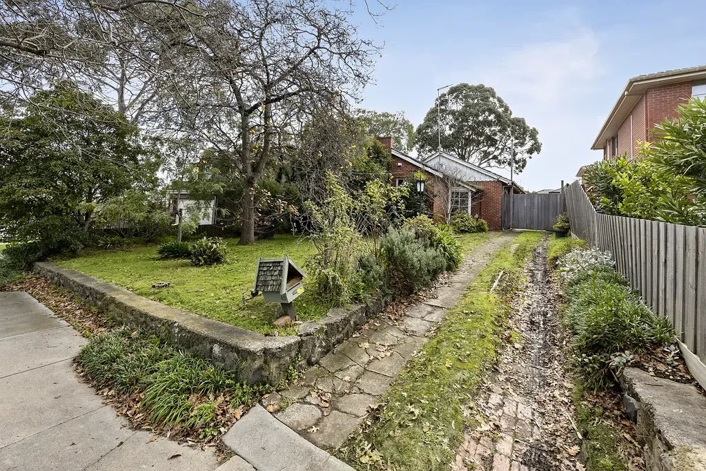 Balwyn 2房 无遗产保护，朝北后院 982平方米 No Heritage, North facing rear yard 982sqm
