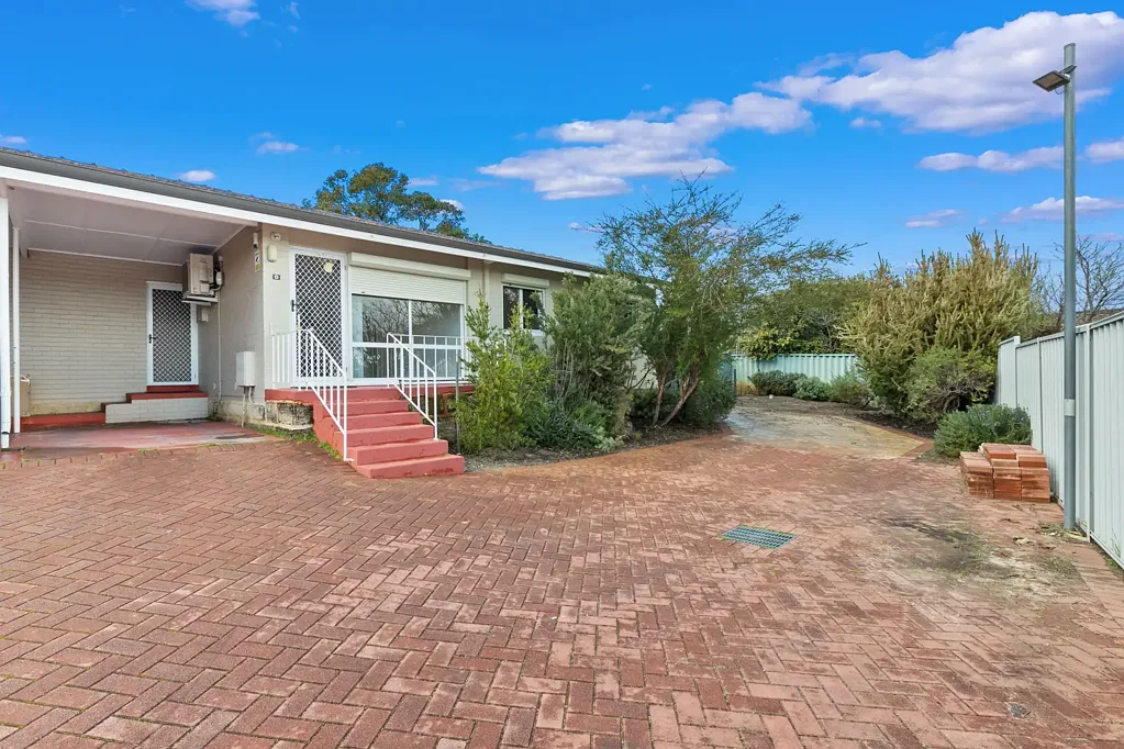 18D Keeley Way, Girrawheen, WA 6064