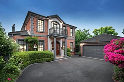 15 Hedgeley Avenue, Malvern East