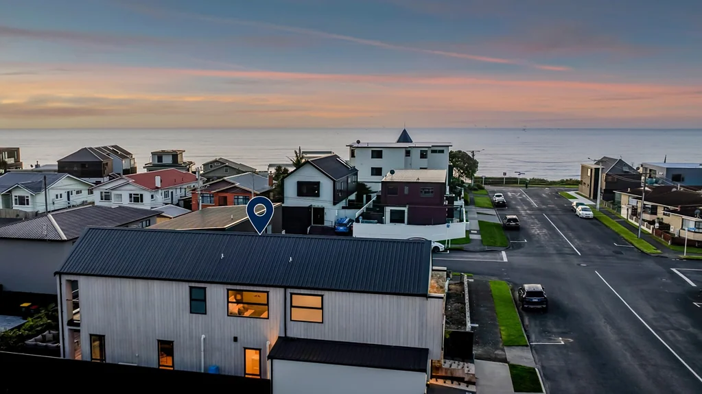 New Plymouth Central 3ਬੈੱਡਰੂਮ Brand-new curated luxury in prime city location