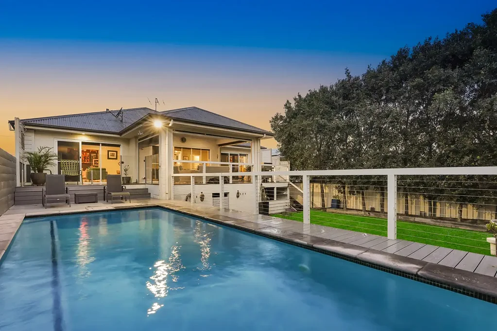 Davistown 5Habitaciones Exceptional Family Residence | Vibrant Coastal Feel