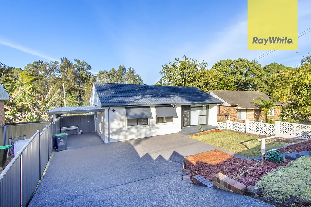 Spacious Family Home with Pool in a Prime Oatlands Location