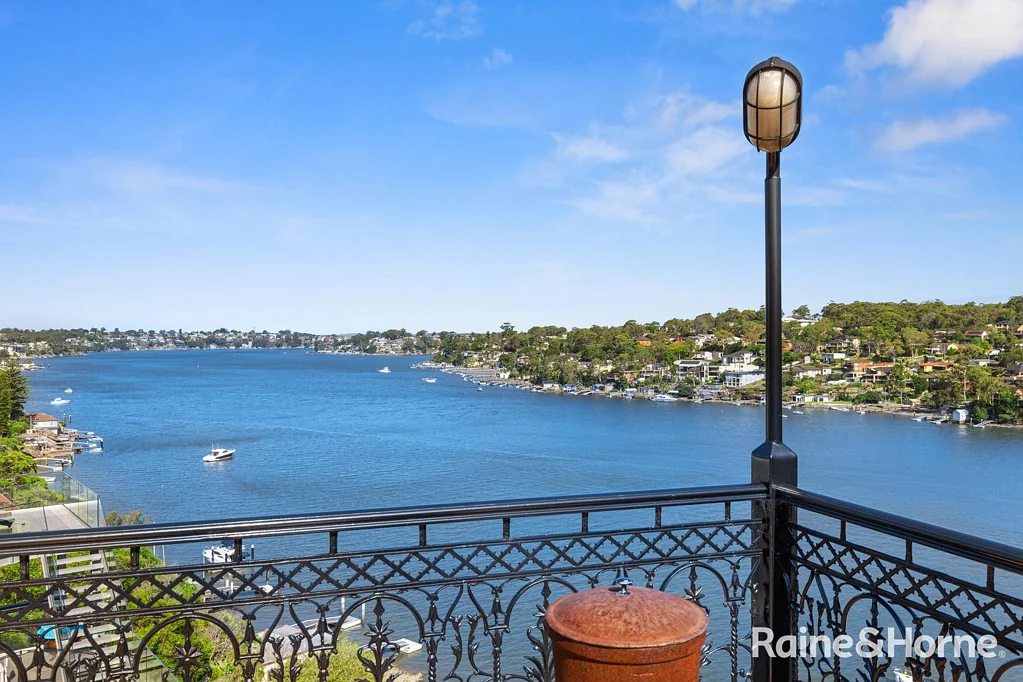 Oatley 5Kwarto AMAZING HOME WITH SECONDARY WATERFRONT DWELLING
