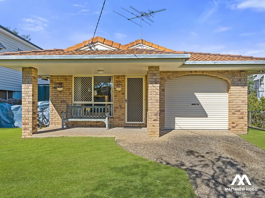 Wynnum 3Zimmer Solid Lowset Brick Home in the Bayside