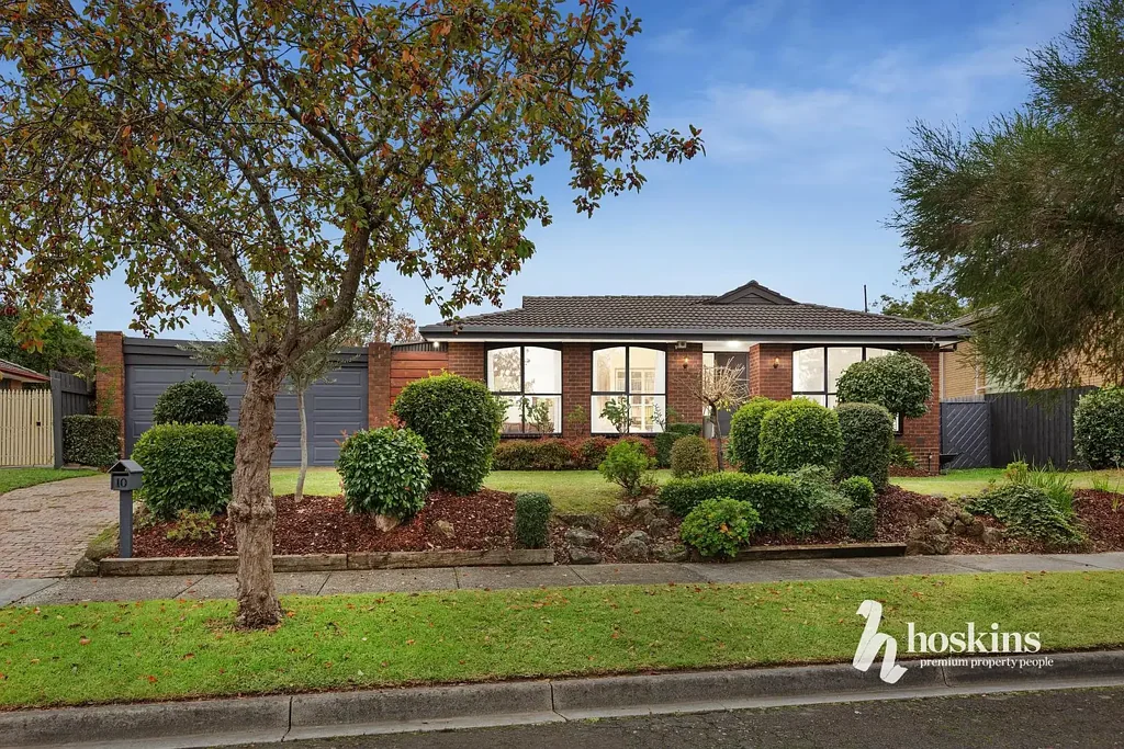 Ringwood North 3房 宽敞798m²地块 三卧两卫 主卧带浴缸步入式衣帽间 全屋燃气供暖 舒适单层设计 邻近学校商圈 Single Level Family Living on Great Size Block