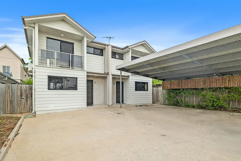 Modern 3-Bedroom Townhouse - George Ln, Rockhampton City