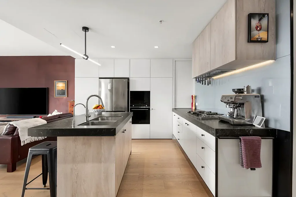 Alphington 3 Bedroom Boutique Parkfront Residence with Designer Finishes