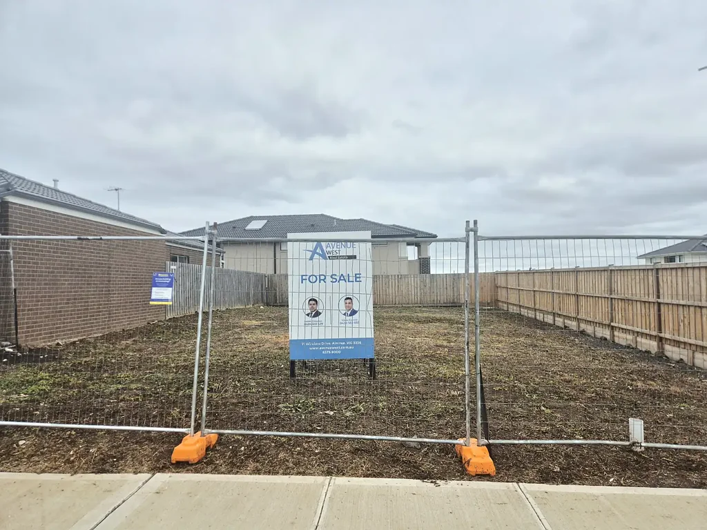 Fraser Rise 348平米地块 适合建造梦想家园 靠近学校公园购物中心 西部增长最快郊区 Prime Opportunity to Build Your Dream Home in Fraser Rise!