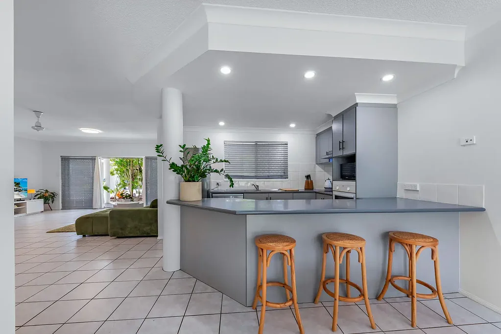 Low-Maintenance Living in Convenient Cannonvale Location