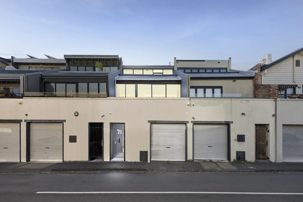 Fitzroy North 3Moenga Impressive contemporary design in unmatched lifestyle locale
