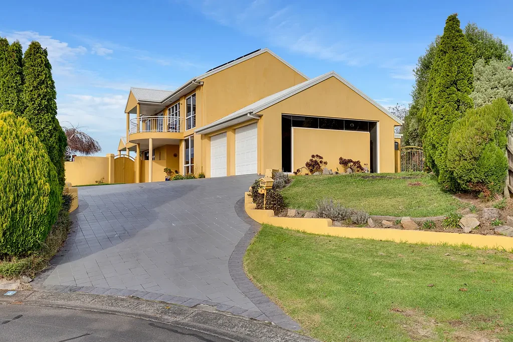 Leongatha 5ਬੈੱਡਰੂਮ Prestigious Family Home in Leongatha!