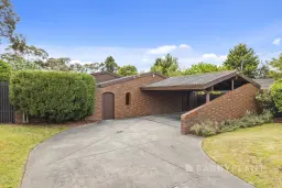 16 Walden Avenue, Wheelers Hill